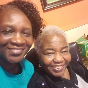 Meet your Posher, Mona